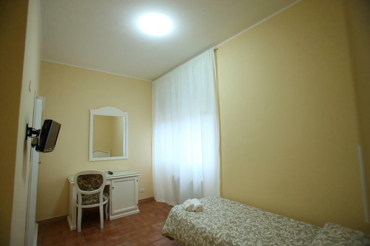 פיאצה ארמרינה Hotel Villa Romana מראה חיצוני תמונה